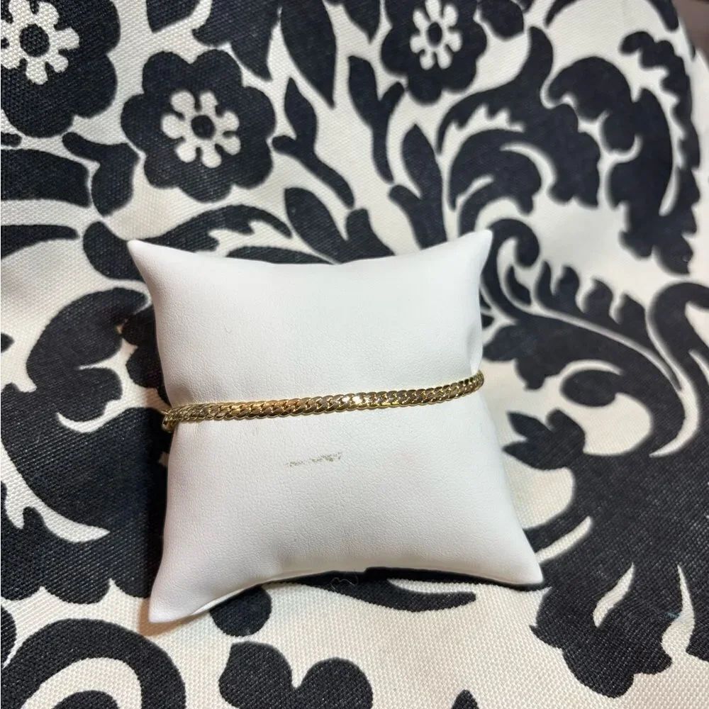 7” New! Women’s Dainty Thin Gold-tone Bracelet